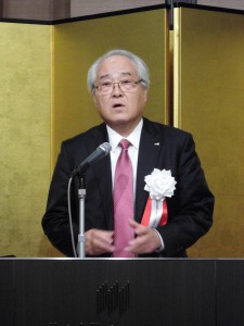 祝賀会であいさつする斉藤昇一日本アイスクリーム協会副会長
